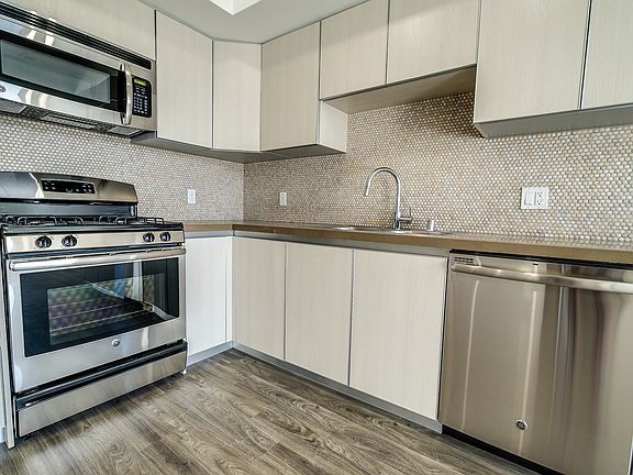 4th image of 10475 1/4 Santa Monica Blvd #1760822