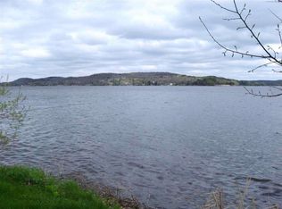 E13623 Idlewild Rd, Merrimac, WI 53561