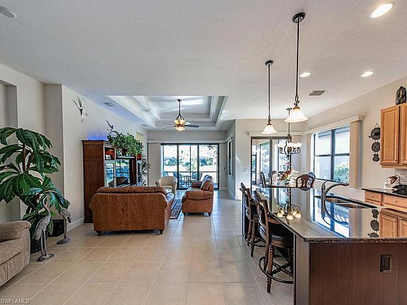 4th image of 9030 Isla Bella Cir
