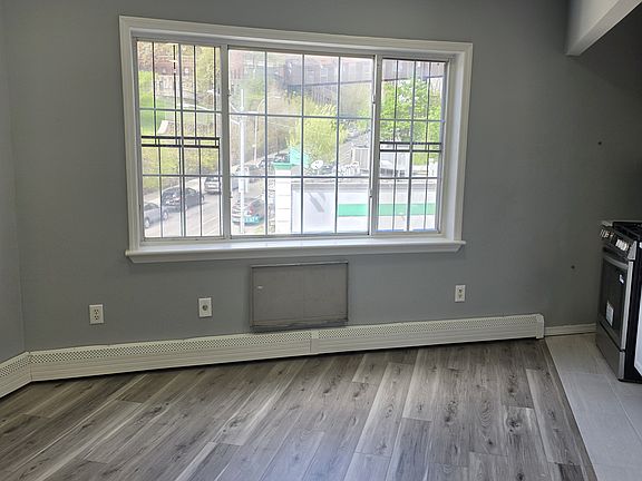 3rd image of 360 E 167th St #2