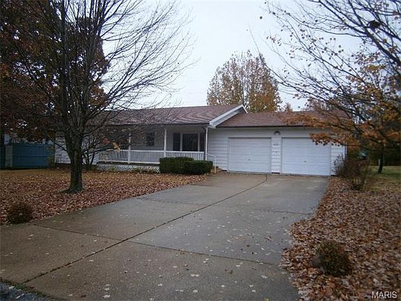 2nd image of 830 Karen Ann Dr