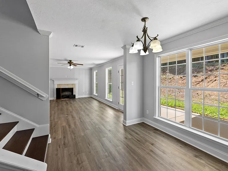 609 Brighton Cir — Photo 9