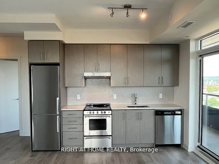 212 King William St E #1303 — Photo 4