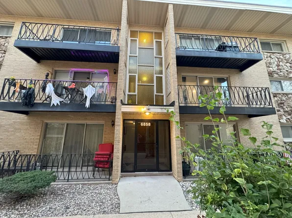 6858 N Northwest Hwy APT 3F, Chicago, IL 60631