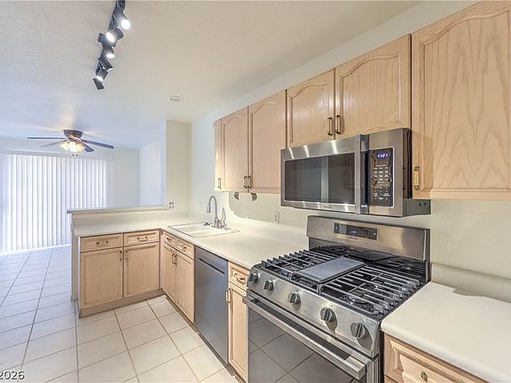 3rd image of 7637 Bauble Ave