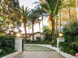 1013 N Roxbury Dr, Beverly Hills, CA 90210