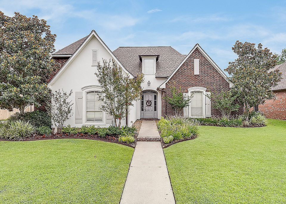 1st image of 104 Abaco Ln