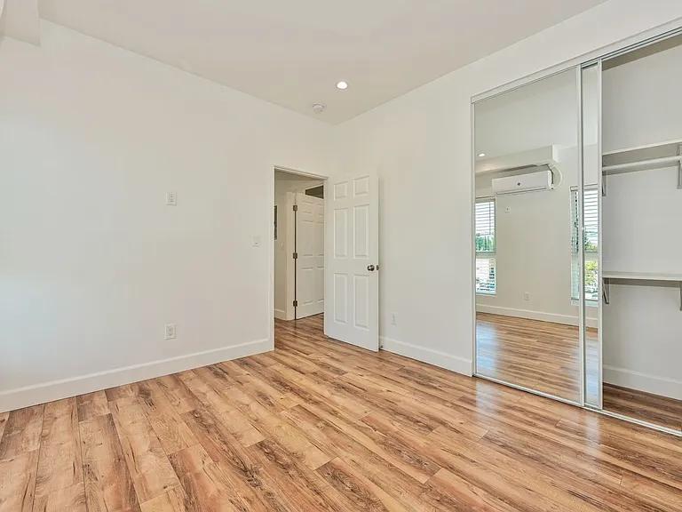 Serrano Place — Photo 19