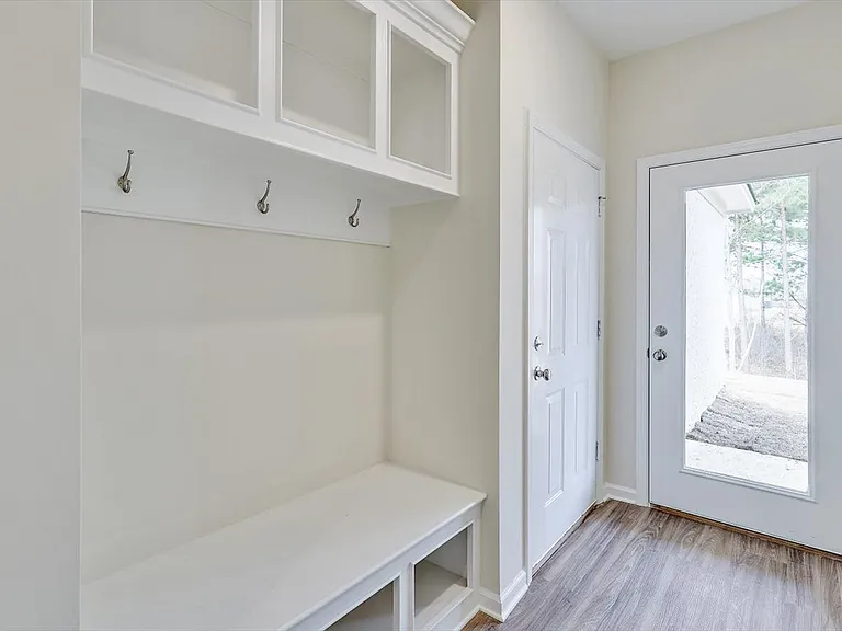 901 Gemstone Dr — Photo 17