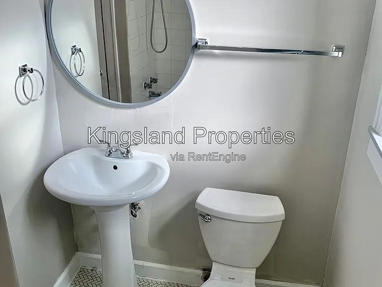 3711 Bates St #2E — Photo 5