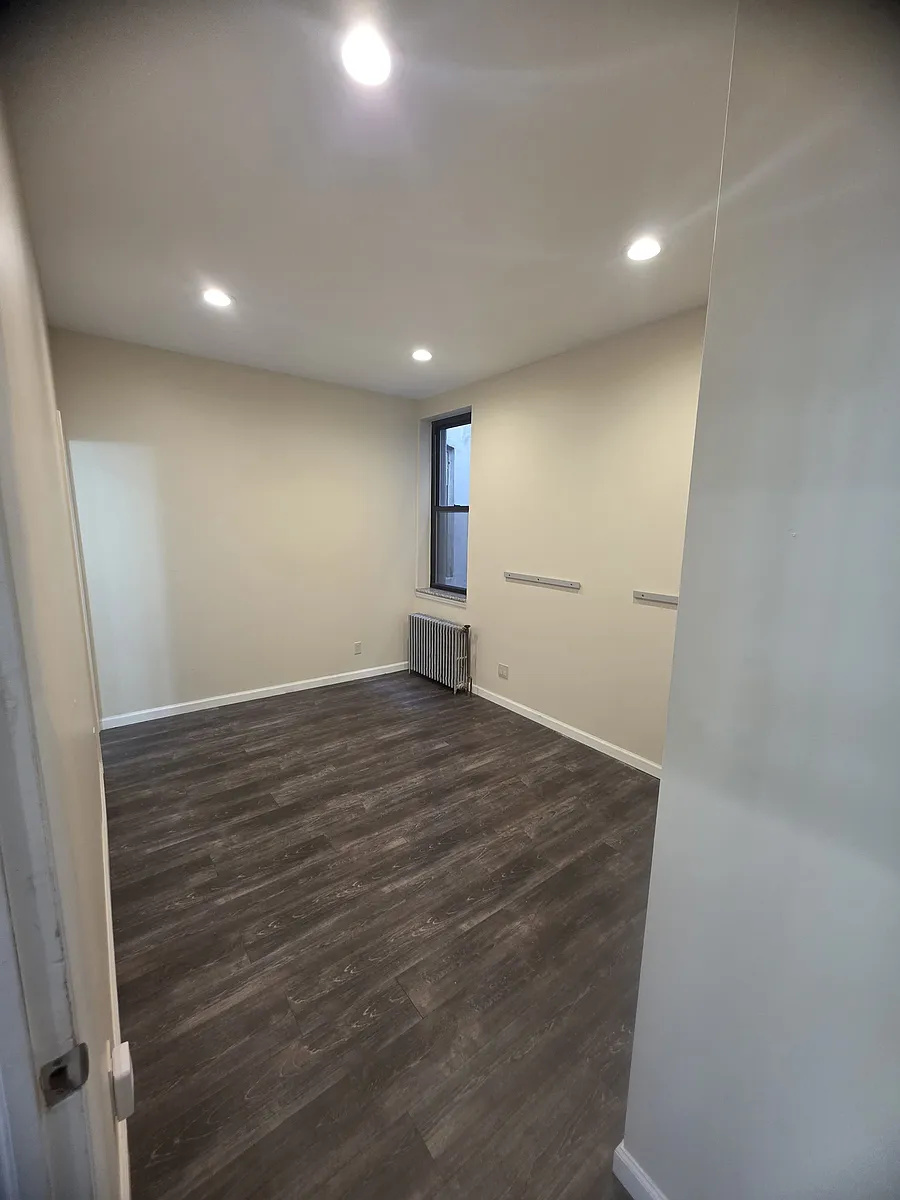 Building Photo - 66-06 Forest Ave #1