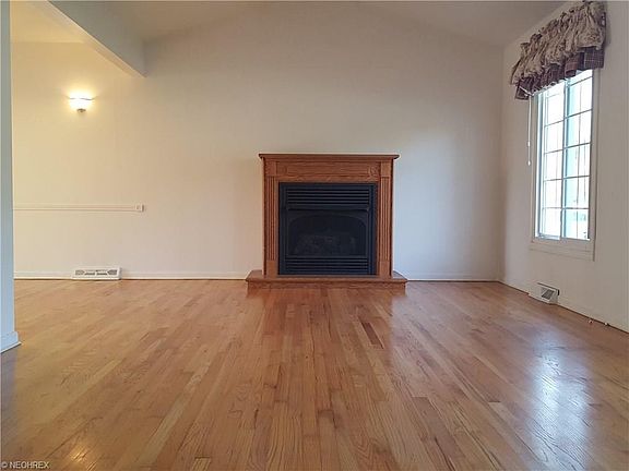 3rd image of 33180 E Nimrod St