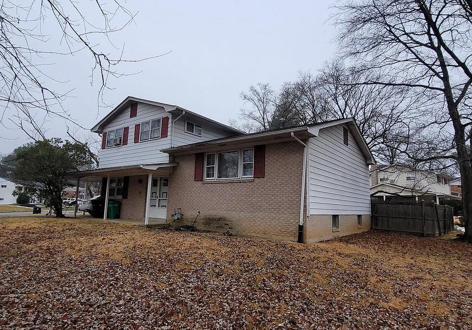 1st image of 4605 Sharon Rd