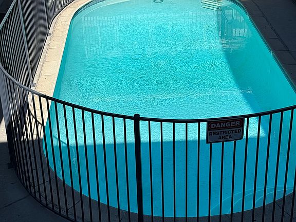 4th image of 1250 N Kingsley Dr APT 212