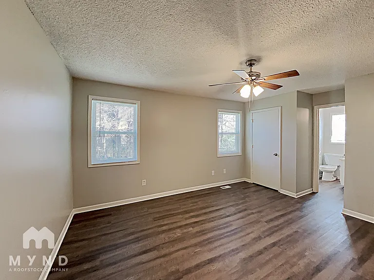 5924 Sutton Dr — Photo 8