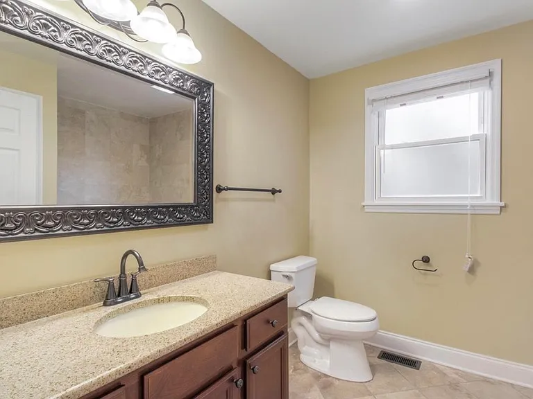 410 Lancaster Ave — Photo 15