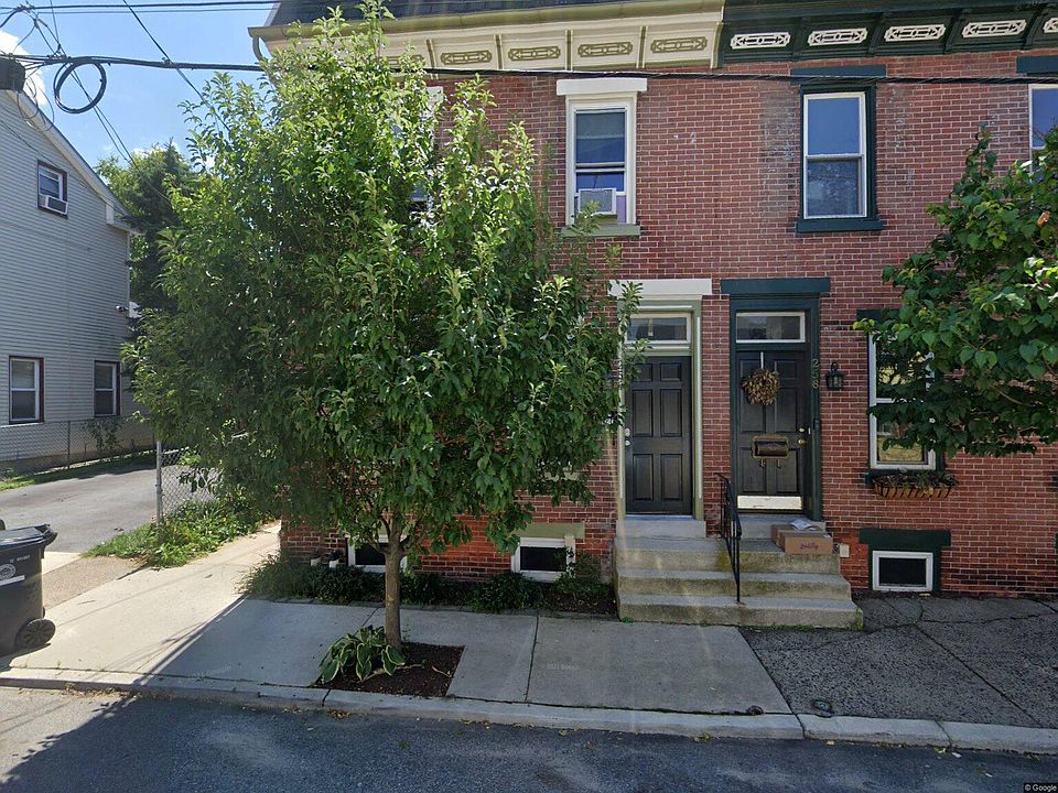 256 Walnut Street Street View