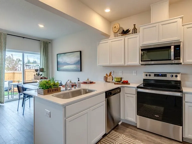 13768 NE 67th Way — Photo 9