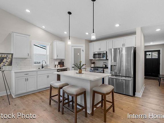 5th image of 1591 N Village Cir