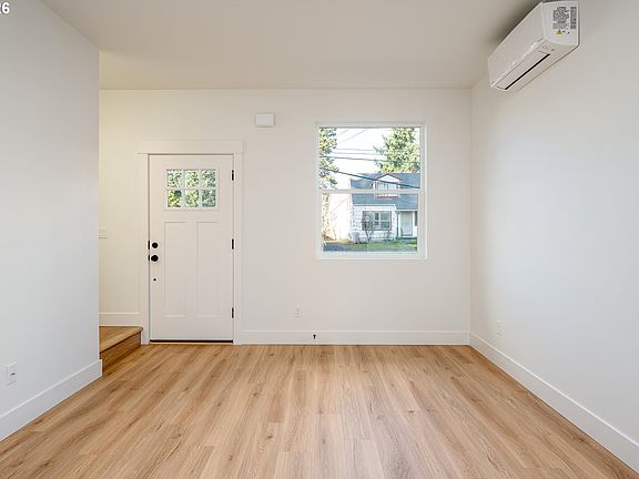 2nd image of 12092 SE Market St