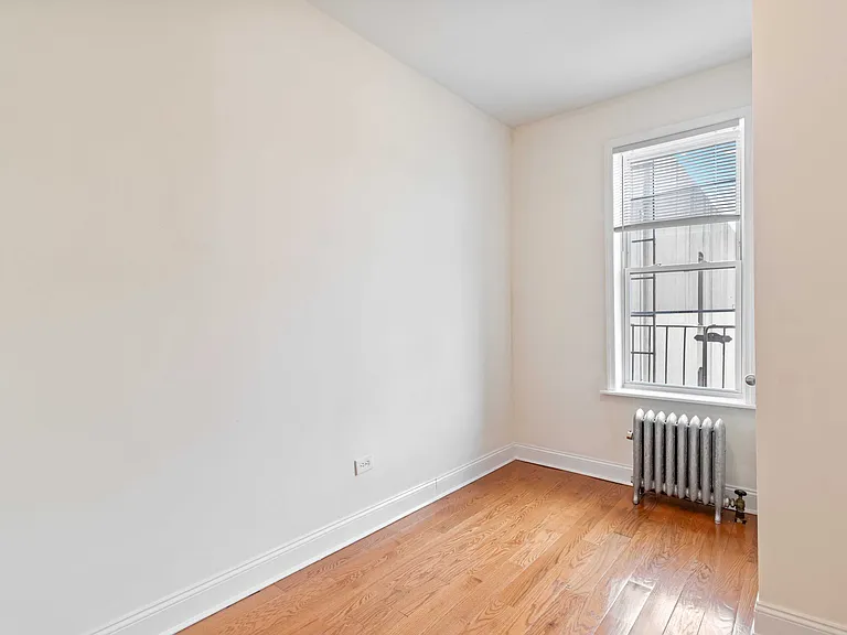 23-54 31st St #2G — Photo 7