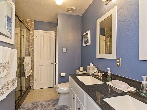 5th image of 411 Settlers Valley Dr