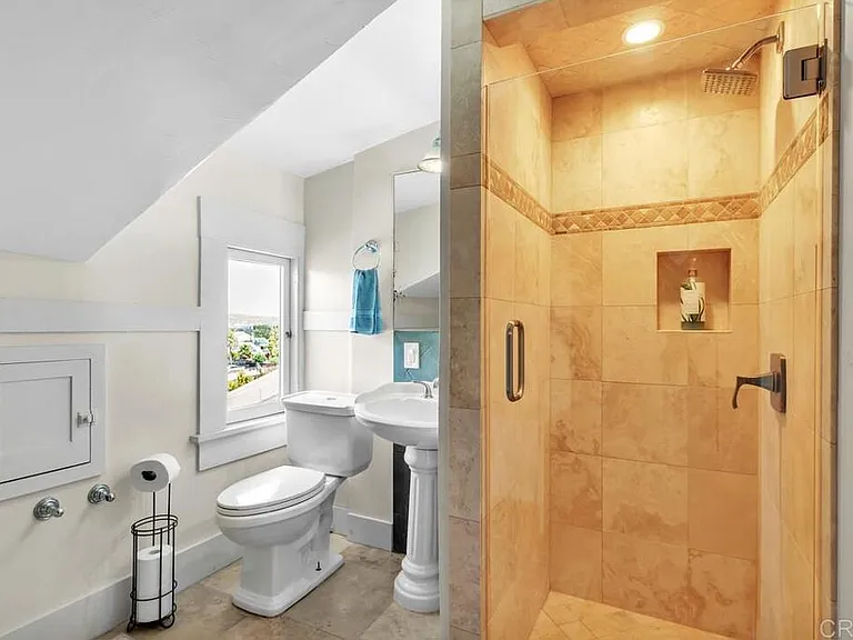 2930 Chatsworth Blvd — Photo 40