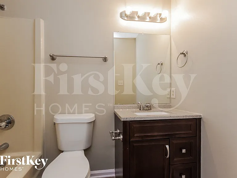 3204 Faircroft Way — Photo 14