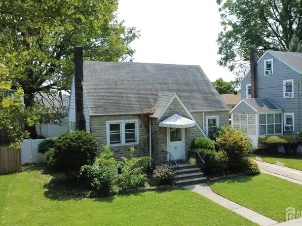 18 Cypress St, Carteret, NJ 07008