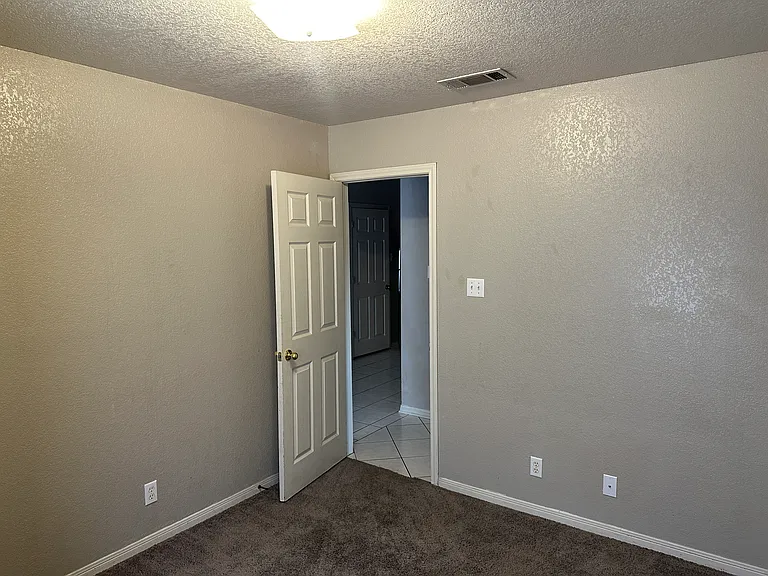 5204 Daybreak Dr — Photo 5