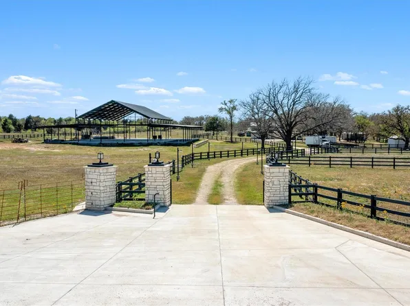 359 N County Line Rd, Elgin, TX 78621