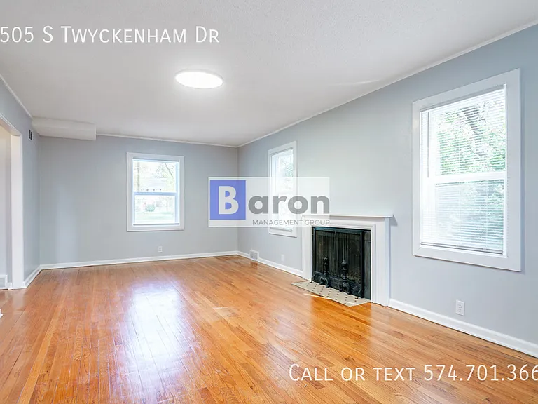 2505 S Twyckenham Dr — Photo 18