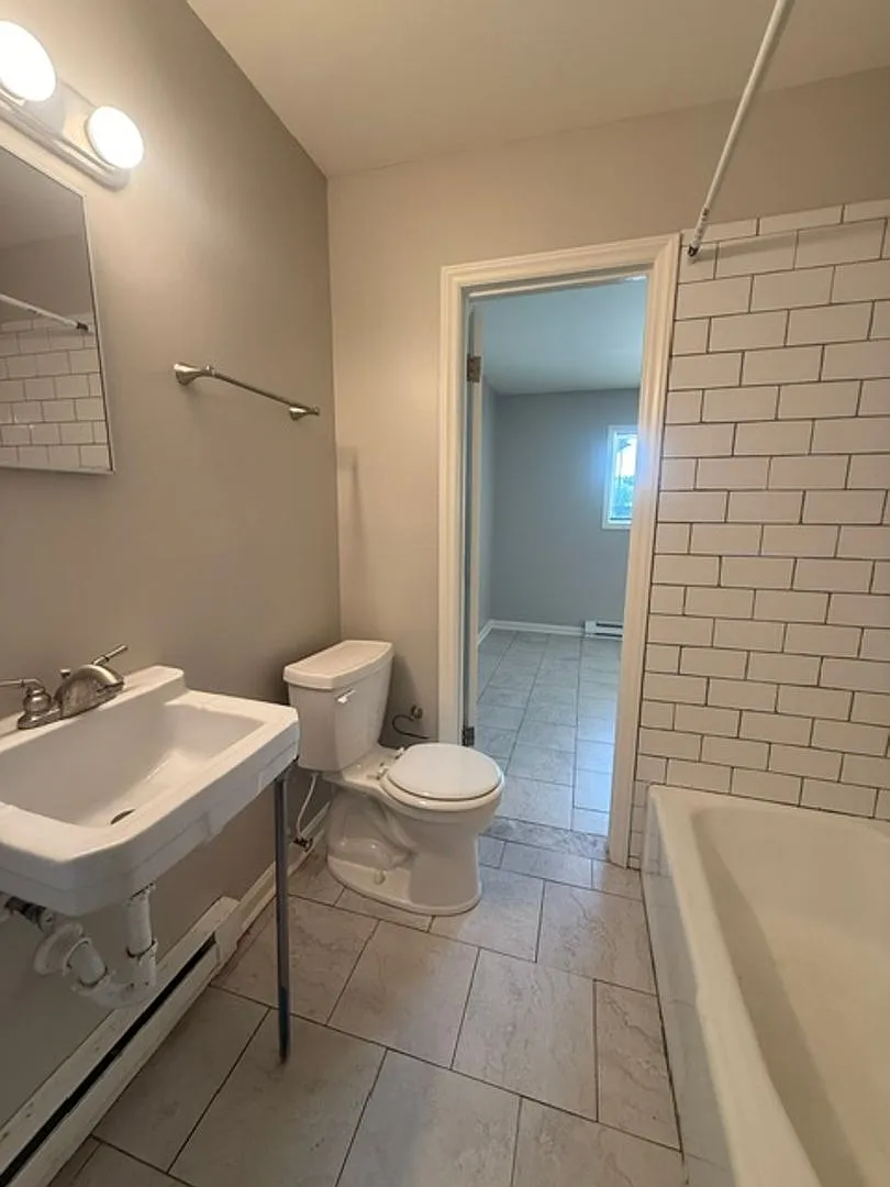 Greenbriar Apartments — Photo 4