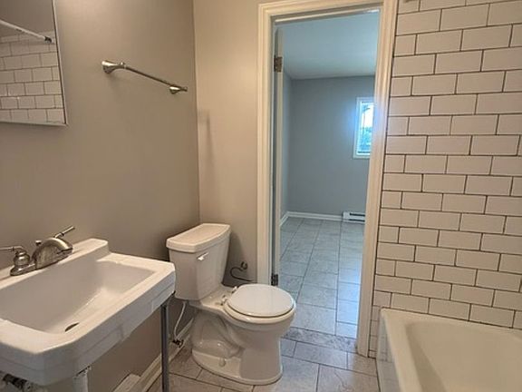 4th image of 310 Greenbriar Rd APT N