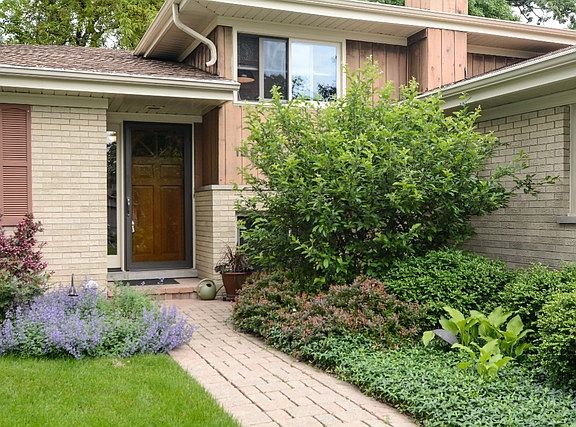 2nd image of 159 E Murray Dr