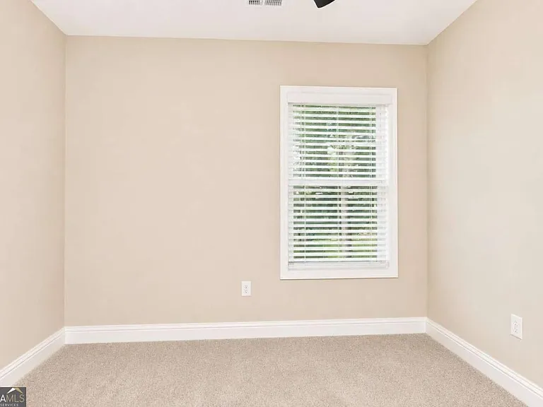 411 Madison Ave — Photo 12