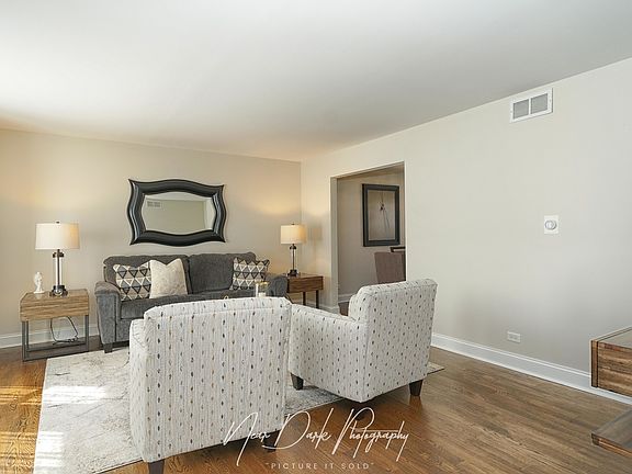4th image of 3240 Midlane Dr