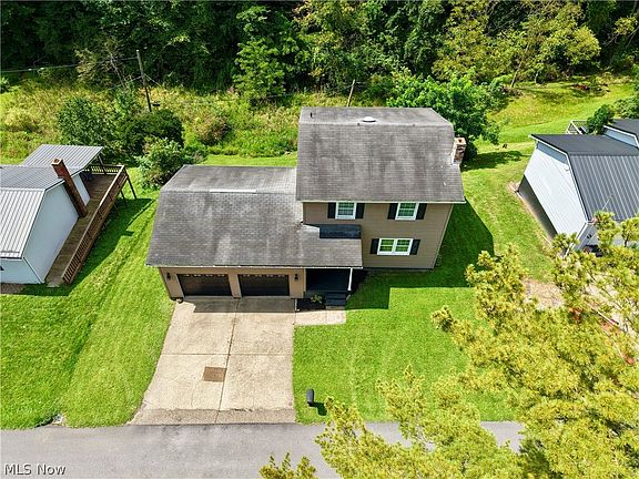 3rd image of 142 Pine Ln