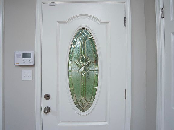 5th image of 907 Danmann Cir SE