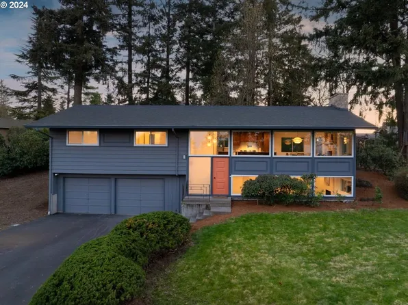 1790 Hillcrest Dr, West Linn, OR 97068