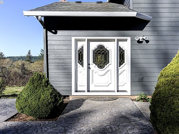 2nd image of 31812 NE Clearwater Dr