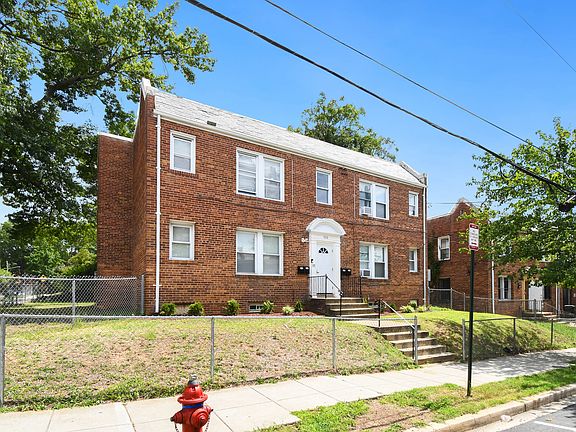 5th image of 300 34th St SE APT 1