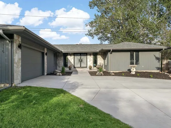 115 King Creek Rd, Golden Valley, MN 55416