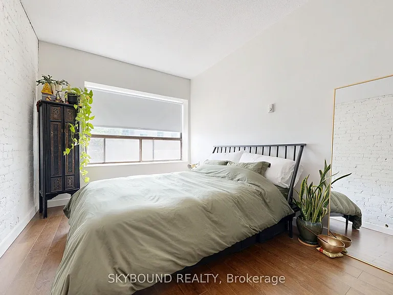 2104 Queen St E #B — Photo 16
