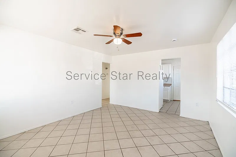 2 bed, 1.0 bath, 800 sqft, $1,195 — Photo 3