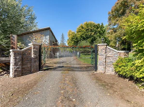 1305 Butte Falls Hwy, Eagle Pt, OR 97524