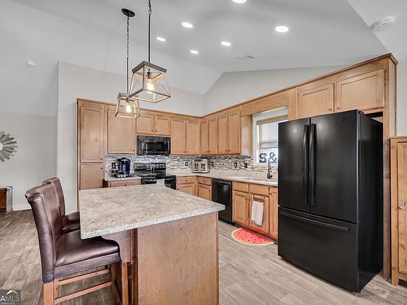 3rd image of 733 River Mist Cir