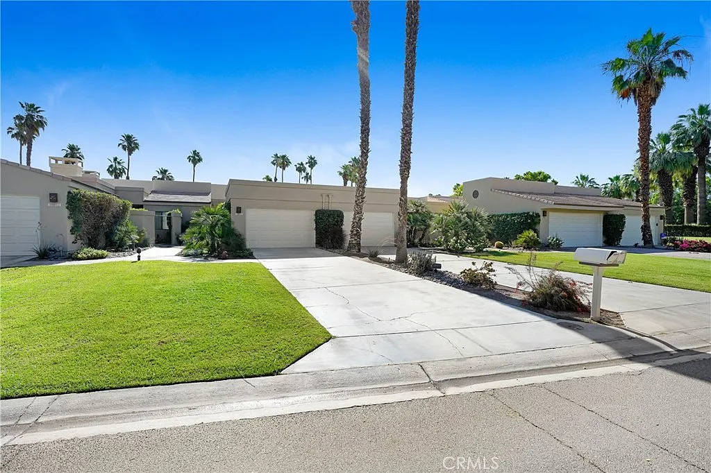 1 bed, 1.5 bath, 1000 sqft, $2,495 — Photo 2