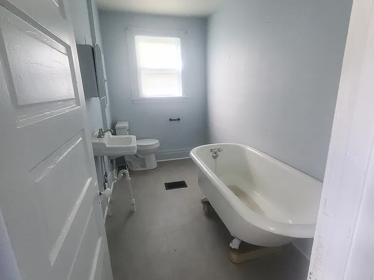 757 S Freedom Ave — Photo 6