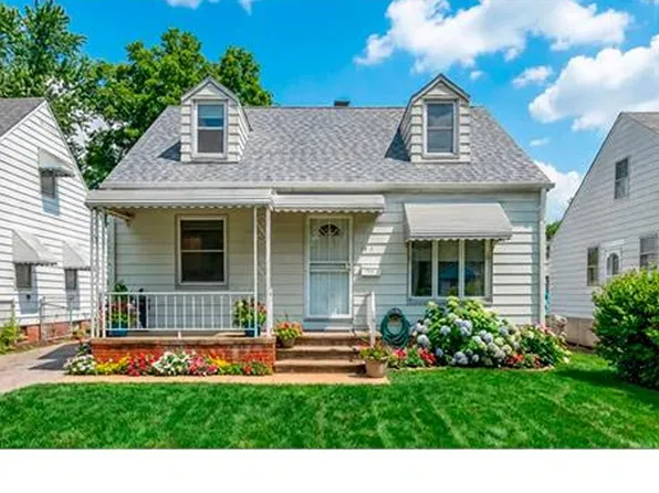 15313 Fernway Dr, Maple Heights, OH 44137